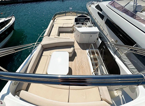 Sunseeker Manhattan 63 yacht 2011 1