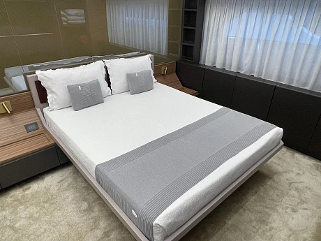 Яхта Ferretti 920 2018 4