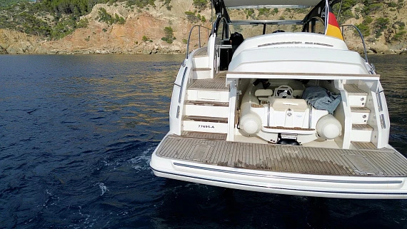 Яхта Princess V48 Open 2015 6