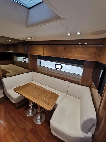 Яхта Princess V50 Open 2018 9