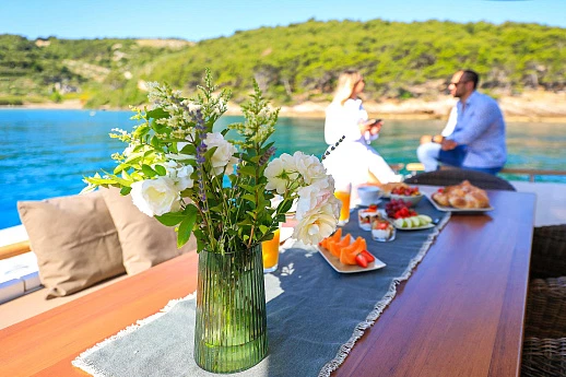 Fairline Squadron 78 Custom yacht 2013 12