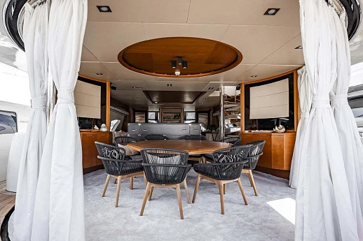 Яхта Azimut 98 Leonardo 2010 15