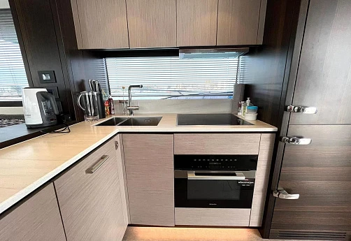 Sunseeker Manhattan 68 yacht 2020 10