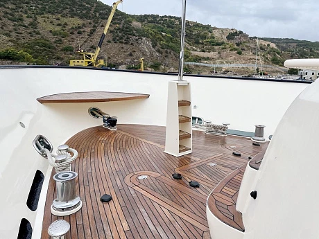 Horizon 122 yacht 2009 50