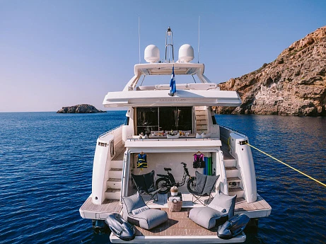 Яхта Ferretti 800 2010 6