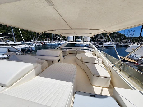 Ferretti 590 yacht 2004 13