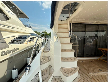 Яхта Princess 62 2008 7