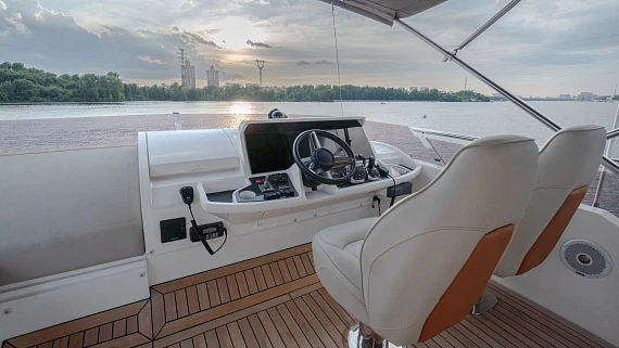 Яхта Princess 49 2019 11