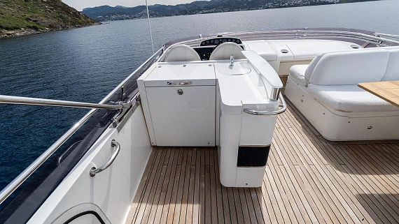 Яхта Princess 64 2012 14