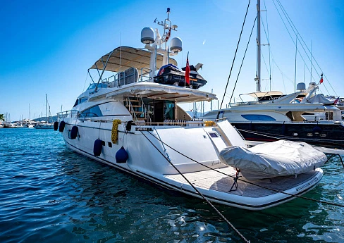 Яхта Fairline Squadron 78 2010 1