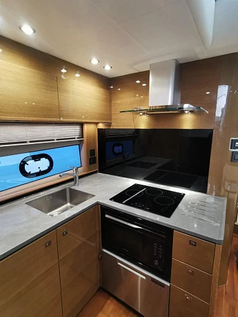 Яхта Princess V50 Open 2018 2