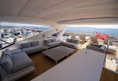 Яхта Sunseeker 90 Ocean 2022 6
