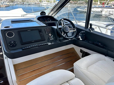 Яхта Princess V48 Open 2016 4