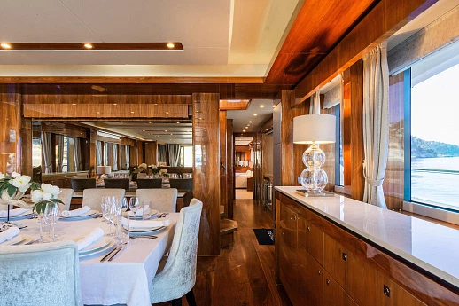 Яхта Sunseeker 115 Sport 2013 9