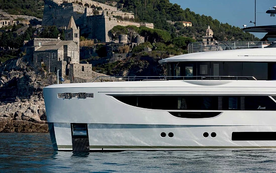 Яхта Benetti Oasis 34M  1