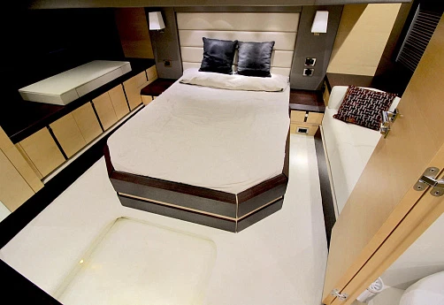 Sunseeker San Remo yacht 2013 11