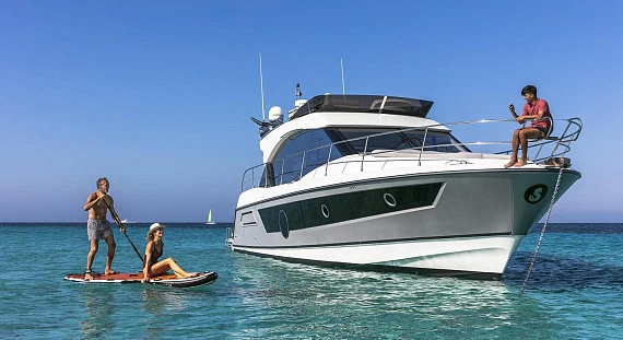 Яхта Beneteau Monte Carlo 52 2022 1