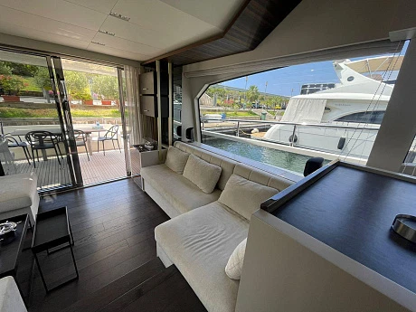 Яхта Ferretti 670 2021 10