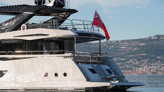 Яхта Sunseeker 88 2024 9