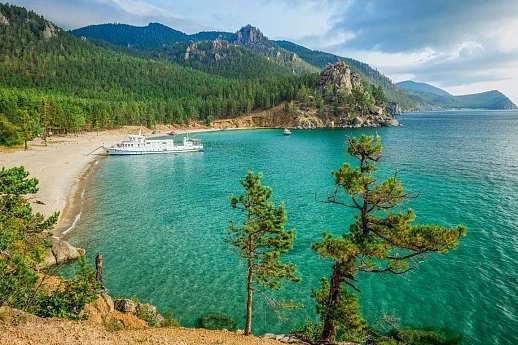 Чартер на Байкале: исследуйте самое глубокое и древнее озеро в мире