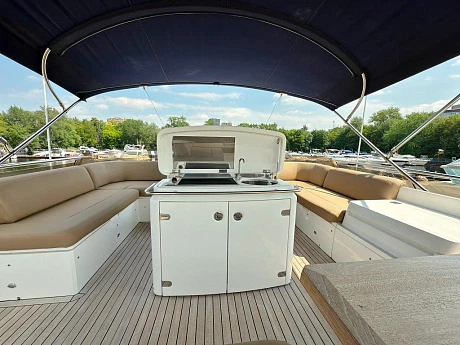 Яхта Princess 62 2008 11