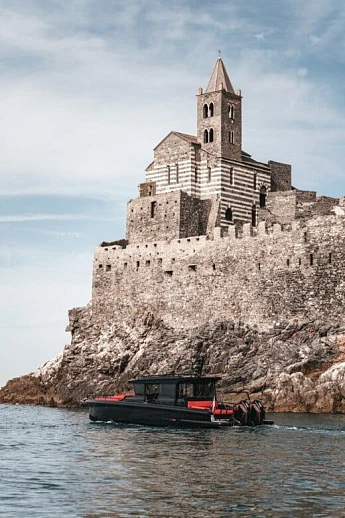 Яхта Brabus Shadow 1000 XC Cross Cabin  4