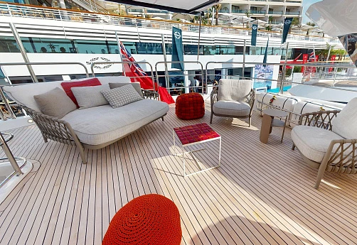 Яхта Sunseeker 95 2023 2