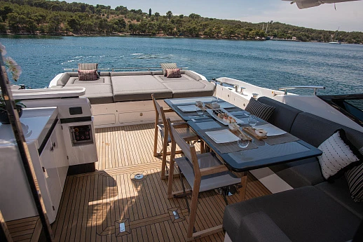 Яхта Azimut S7 2018 4