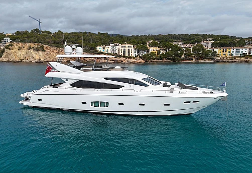 Яхта Sunseeker 80 2013 2