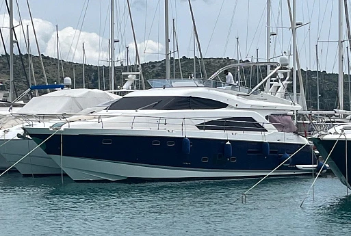 Fairline Squadron 65 yacht 2010 1