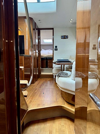 Яхта Princess V48 Open 2015 10