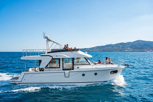 Яхта BENETEAU SWIFT TRAWLER 41 FLY  2