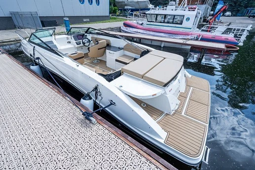 Sea Ray Sun Sport 230 yacht 2023 10