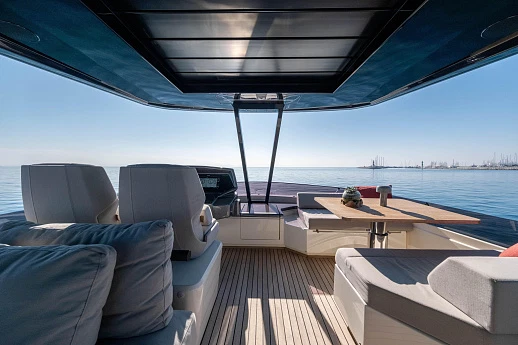 Яхта Ferretti 780 2021 12