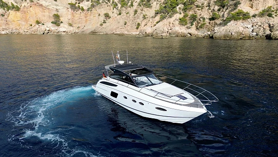 Яхта Princess V48 Open 2015 4