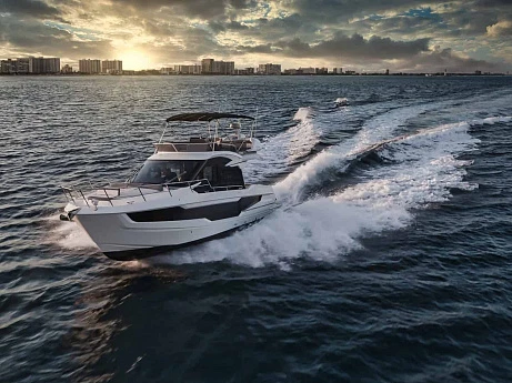 Яхта Galeon 400 FLY  3