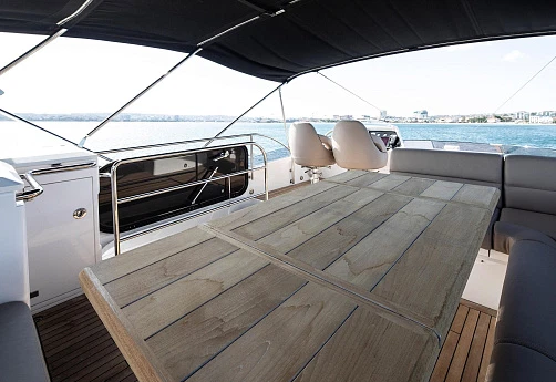 Яхта Sunseeker 68 Sport Yacht 2016 9