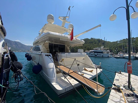 Яхта Ferretti 731 2009 2