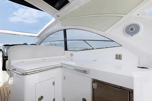 Яхты Sunseeker San Remo 2017 5