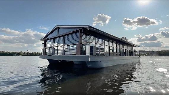 Khausbot Dzen yacht  2