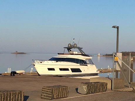 Яхта Ferretti 670 2018 1