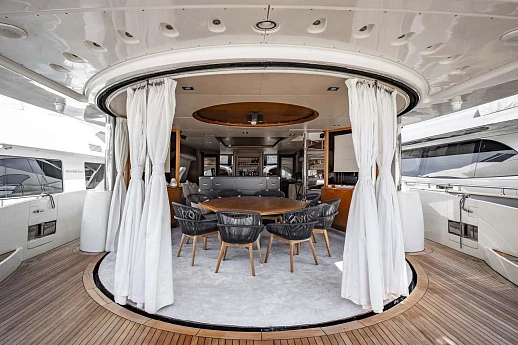 Яхта Azimut 98 Leonardo 2010 14