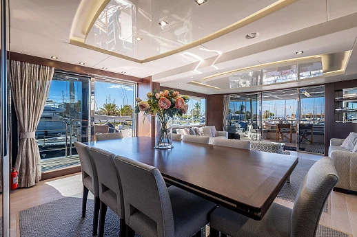 Яхта Sunseeker 86 2020 10