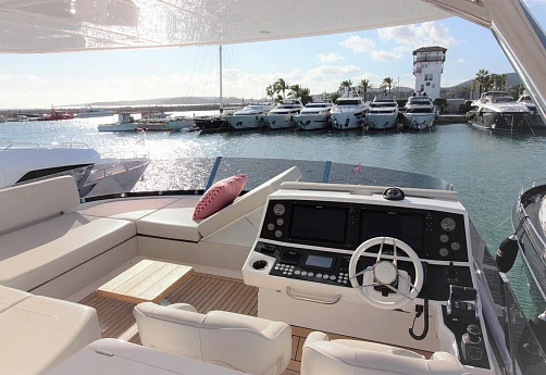 Яхта Sunseeker 76 2019 11