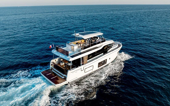 BENETEAU SWIFT TRAWLER 54 yacht  1