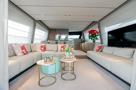 Ferretti 720 yacht 2022 8