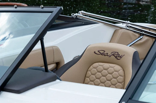 Яхта Sea Ray Sun Sport 230 2023 7