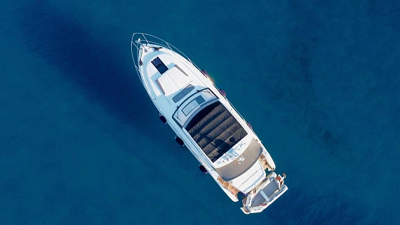 Яхта Princess V40 2022 5