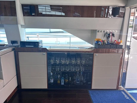 Яхта Fairline Squadron 65 2017 11