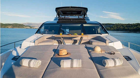 Sunseeker 88 yacht 2024 11